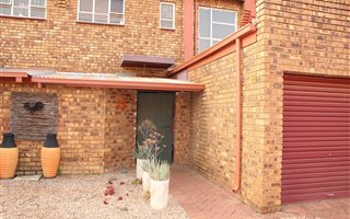 2 Bedroom Townhouse in Dorandia