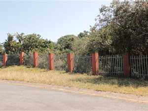 828 m² Land available in Cintsa