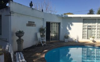 1 Bedroom House in Houghton Estate