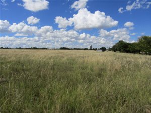 2.2 ha Land available in Three Rivers East