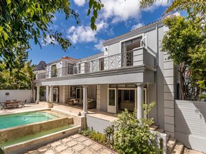6 Bed House in Silvertree Estate