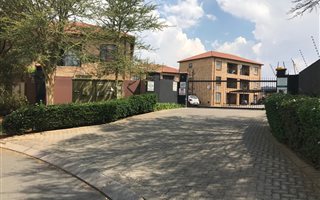 2 Bedroom Apartment in Weltevreden Park