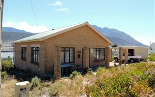 2 Bedroom House in Pringle Bay