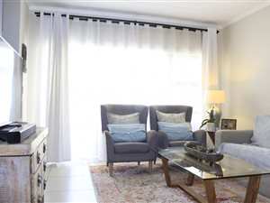 3 Bed Flat in Greenstone Ridge