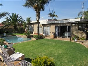 4 Bed House in Brackenhurst