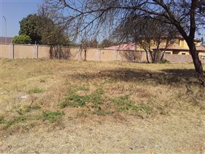 600 m² Land available in Theresa Park