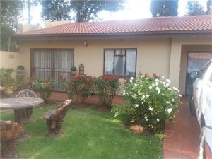 2 Bedroom Garden Cottage in Brackenhurst