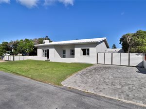 5 Bed House in Struisbaai