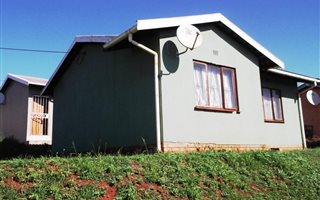 2 Bedroom House in Ngwelezana