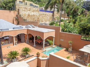 5 Bedroom House in Houghton Estate