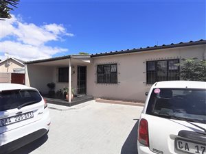 3 Bed House in Sanddrift