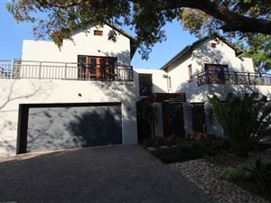 5 Bed House in Silver Lakes Golf Estate