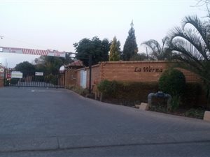 3 Bed Townhouse in Sinoville