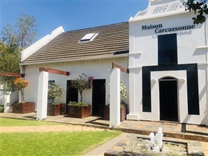 296 m² Commercial space in Parkmore
