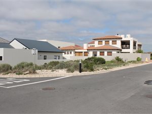 384 m² Land available in Calypso Beach