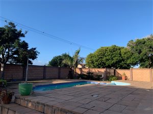 4 Bed House in Mossel Bay Central