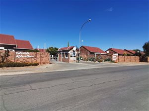 2 Bed Townhouse in Universitas