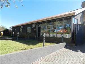 3 Bed House in West End