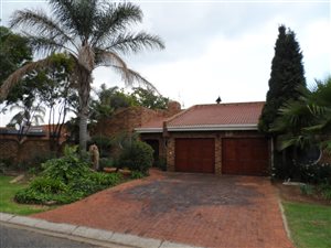 4 Bed House in Lakefield