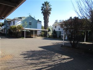 2 Bed Apartment in Lakefield