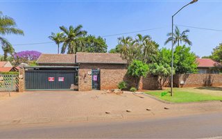 3 Bedroom Duet in Theresa Park