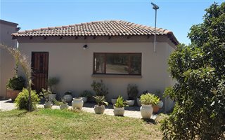 1 Bedroom House in Kyalami AH