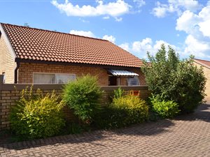3 Bedroom Townhouse in Honeydew Manor