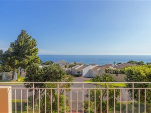 2 Bed Apartment in Camps Bay