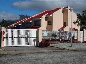 3 Bed Duplex in George Central