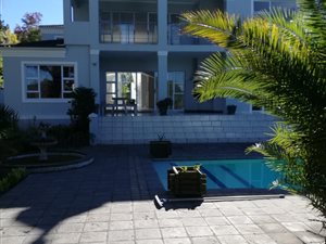5 Bed House in Paradise