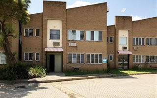 560 m² Commercial space in Selby