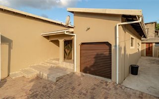 3 Bedroom House in Kwadabeka