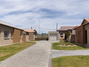 3 Bed House in Hansmoeskraal