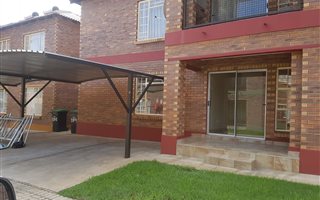 3 Bedroom Flat in Waterval East