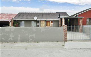 4 Bedroom House in Booysen Park