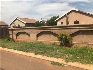 2 Bed House in Vredebos