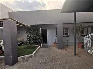 2 Bed Garden Cottage in Greymont
