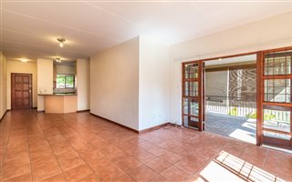 2 Bedroom Apartment in Douglasdale