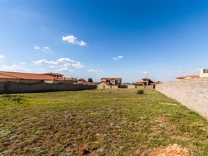 1079 m² Land available in Protea Ridge