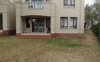 2 Bedroom House in Dainfern Valley