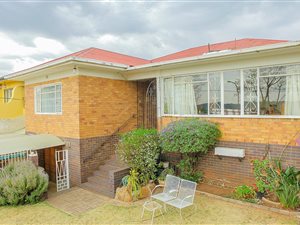 3 Bed House in Kensington