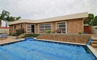 3 Bedroom House in Panorama