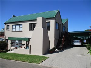 3 Bed Townhouse in Diaz Beach
