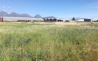 2355 m² Land available in Dal Josafat