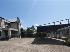360 m² Office Space in Camphers Drift