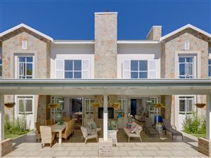 4 Bed House in Steyn City