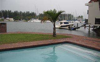 2 Bedroom House in Meerensee