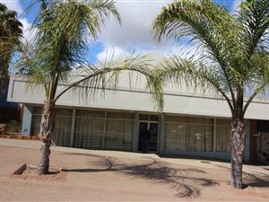 730 m² Retail Space in Hopefield