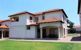 4 Bedroom House in Vanderbijlpark Central