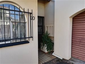 3 Bed Townhouse in Waterkloof Glen
